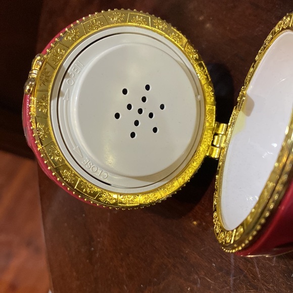 🎄Mr Christmas Music Box Egg Ornament - Picture 4 of 7